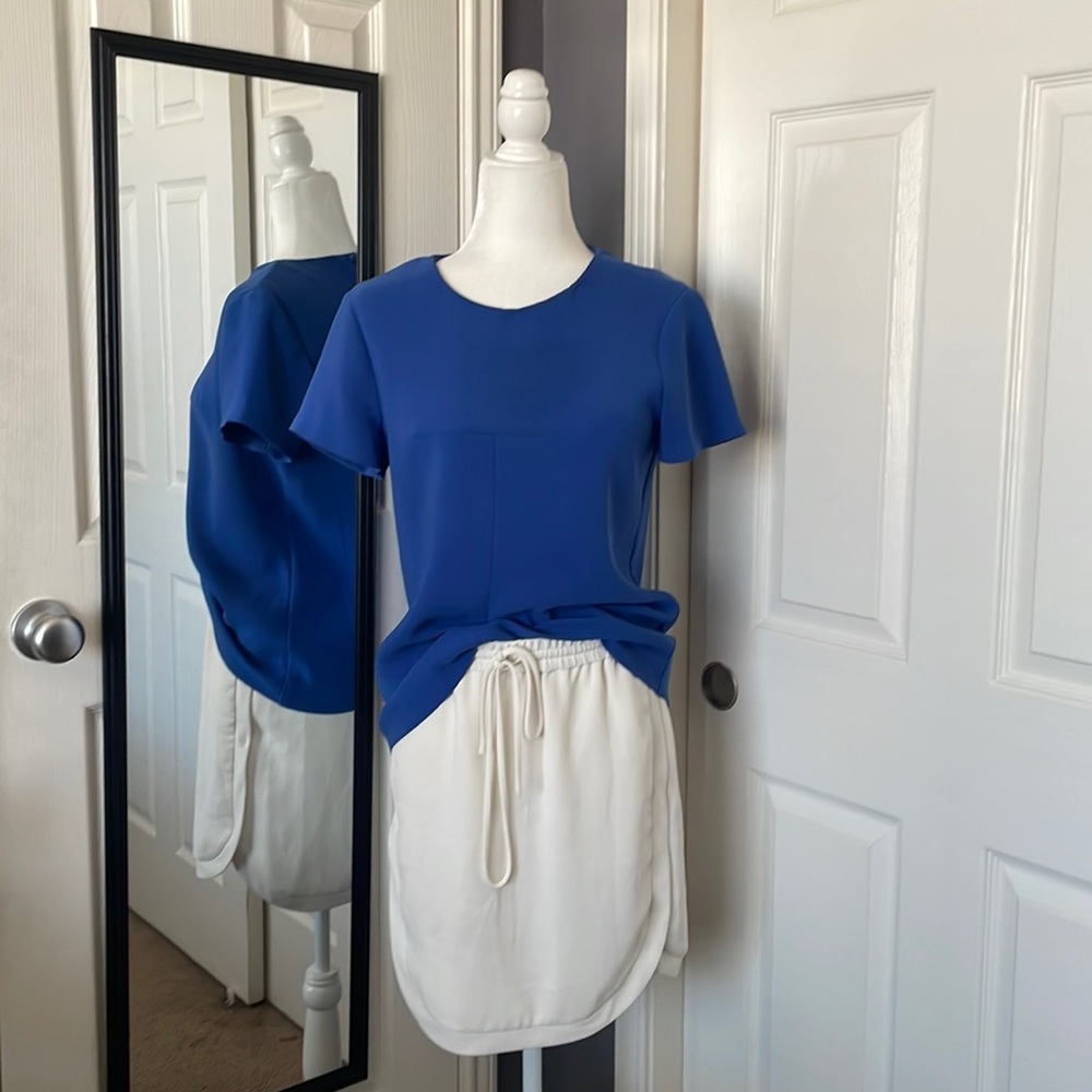 NEW LISTING! J.Crew Crêpe min skirt